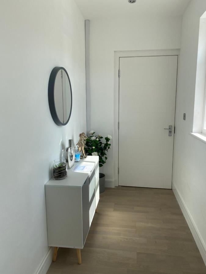 Apartment No 8 - Stay In Style In The Heart Of The Cathedral City. Truro Exterior photo
